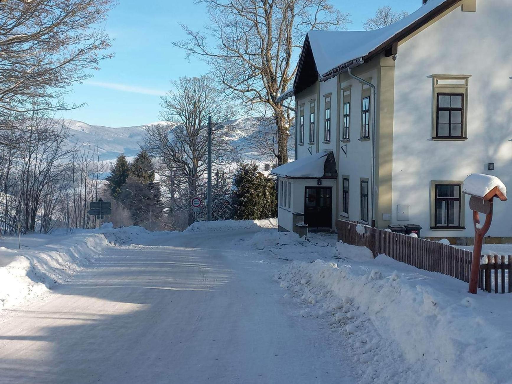 Aparthotel Stara Skola Hedec Králíky Exterior foto
